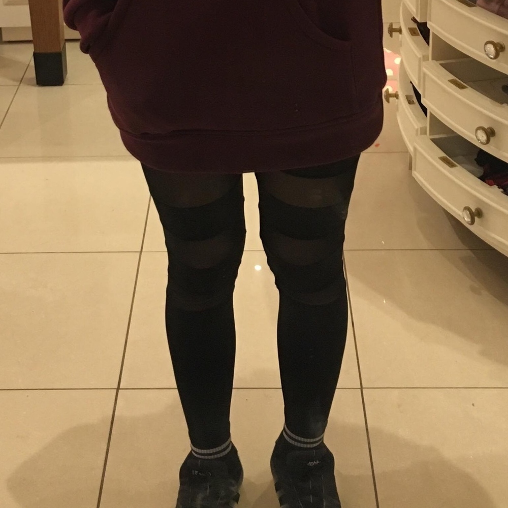 CUT-OUT LEGGING - Picture 2 of 2